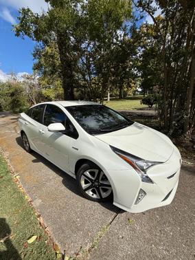 White 2017 Toyota Prius Four