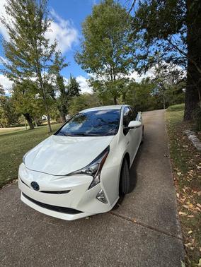 White 2017 Toyota Prius Four