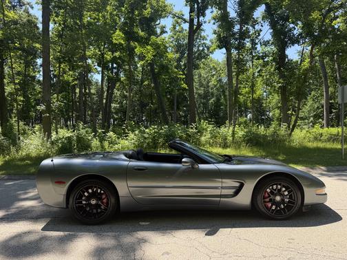 Gray 2004 Chevrolet Corvette Base