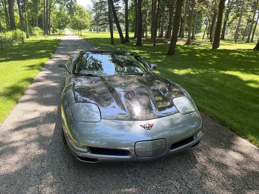Gray 2004 Chevrolet Corvette Base