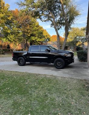Black 2019 RAM 1500 Laramie