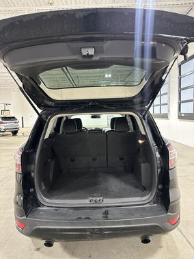 Black 2018 Ford Escape SE