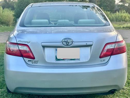 Silver 2009 Toyota Camry LE