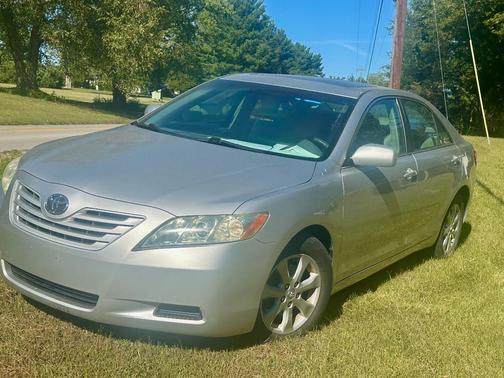 Silver 2009 Toyota Camry LE