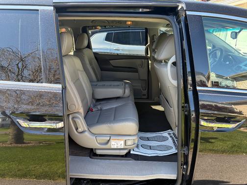 Black 2011 Honda Odyssey Touring
