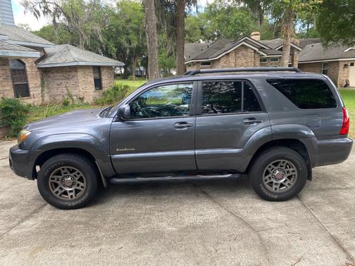 Gray 2007 Toyota 4Runner Sport