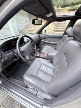 Gold 1994 Lexus LS 400 Base