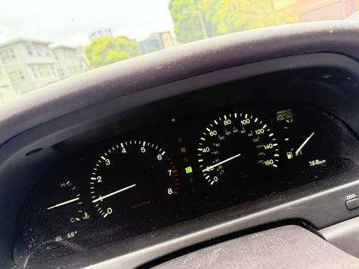 Gold 1994 Lexus LS 400 Base
