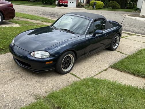 1999 Mazda MX-5 Miata Base