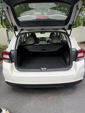 White 2017 Subaru Impreza 2.0i