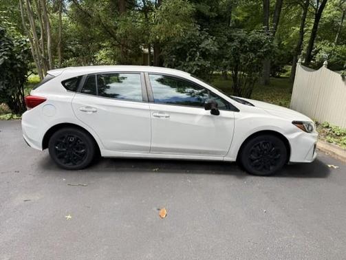 White 2017 Subaru Impreza 2.0i