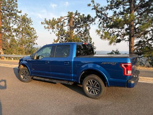 Blue 2017 Ford F-150 XLT