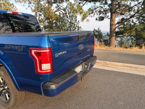 Blue 2017 Ford F-150 XLT