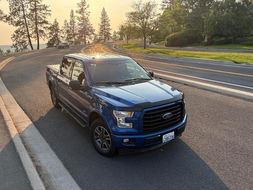 Blue 2017 Ford F-150 XLT