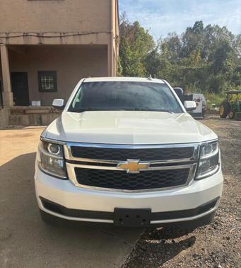 White 2015 Chevrolet Suburban 1500 LT