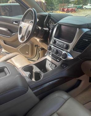White 2015 Chevrolet Suburban 1500 LT