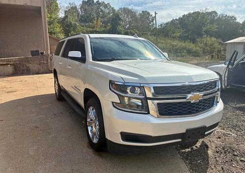 White 2015 Chevrolet Suburban 1500 LT