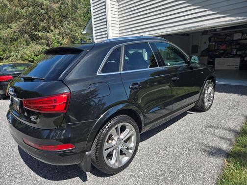 Black 2018 Audi Q3 2.0T Premium Plus