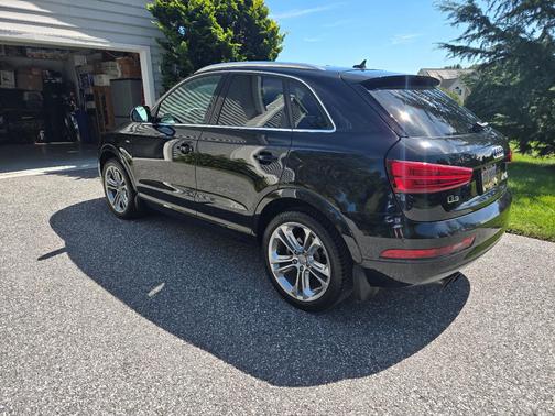 Black 2018 Audi Q3 2.0T Premium Plus