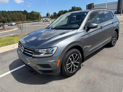 Gray 2021 Volkswagen Tiguan 2.0T SE