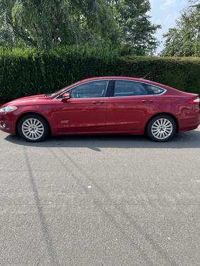 2014 Ford Fusion Energi SE Luxury
