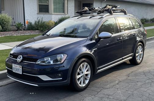 2017 Volkswagen Golf Alltrack TSI S