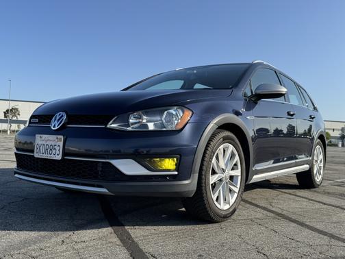 2017 Volkswagen Golf Alltrack TSI S