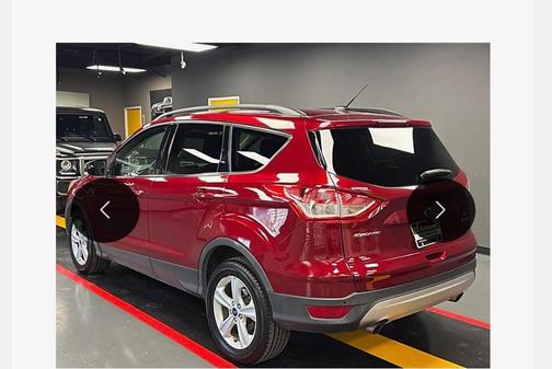 Red 2014 Ford Escape SE