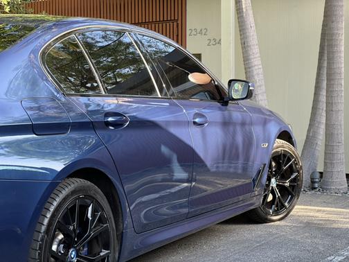 2022 BMW 530e Base