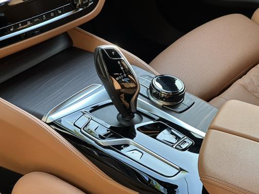 2022 BMW 530e Base