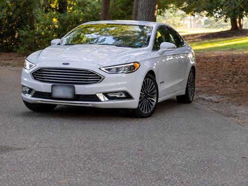 White 2017 Ford Fusion Hybrid Titanium