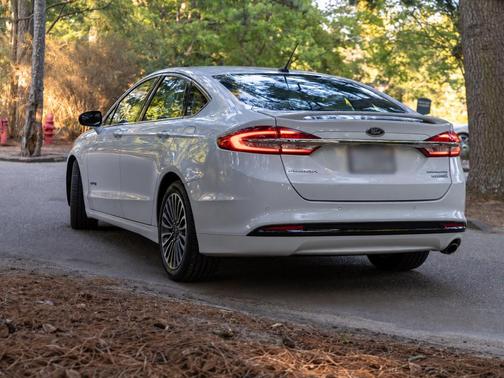 White 2017 Ford Fusion Hybrid Titanium