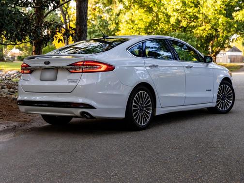 White 2017 Ford Fusion Hybrid Titanium