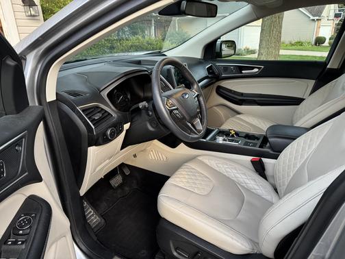 Silver 2024 Ford Edge Titanium