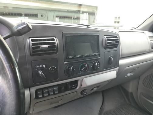 2006 Ford F-250 XLT Crew Cab Super Duty