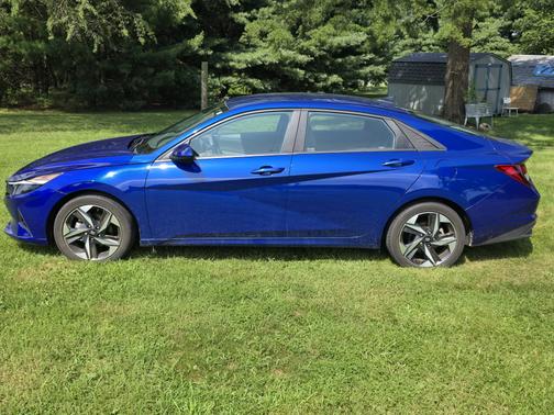 2023 Hyundai ELANTRA SEL