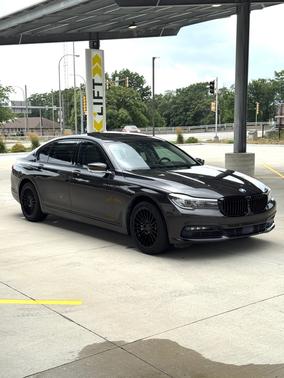 2016 BMW 740 i