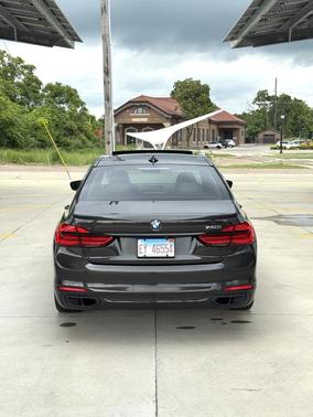 2016 BMW 740 i