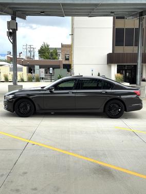 2016 BMW 740 i