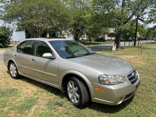 Photo 3 of 4 of 2003 Nissan Maxima GLE