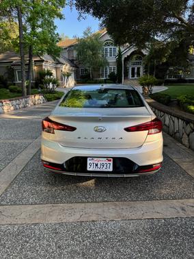 Gray 2020 Hyundai ELANTRA SEL