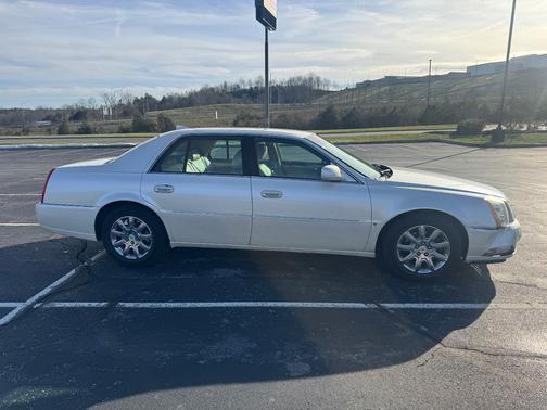 2009 Cadillac DTS 1SB