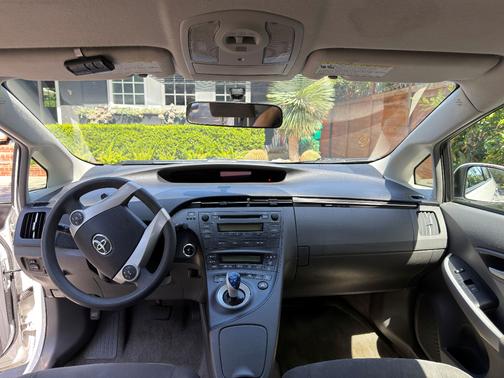 White 2010 Toyota Prius II