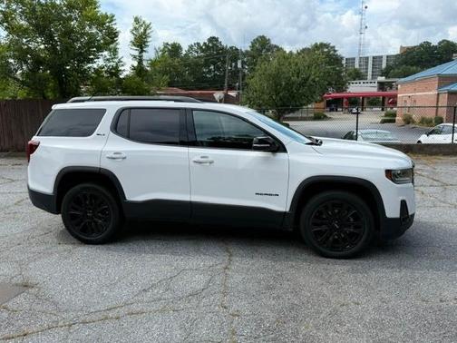 White 2021 GMC Acadia SLT