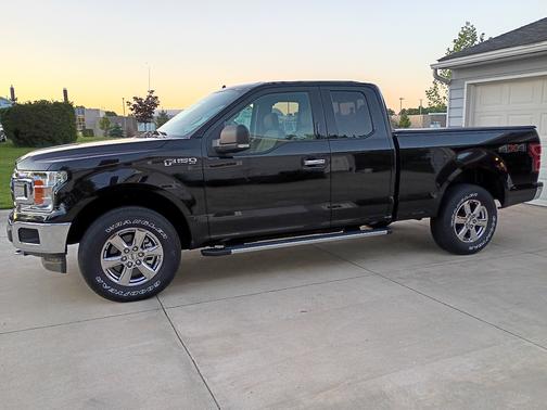 Black 2020 Ford F-150 XLT
