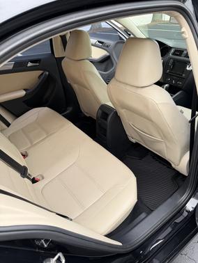Black 2018 Volkswagen Jetta 1.4T SE