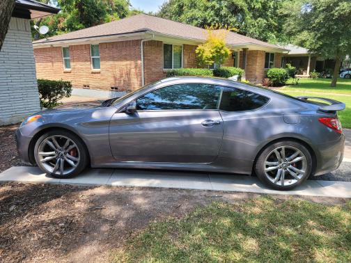 2011 Hyundai Genesis Coupe 3.8 Track