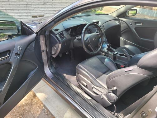 2011 Hyundai Genesis Coupe 3.8 Track