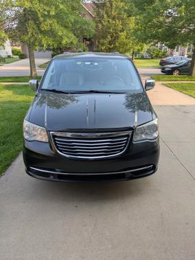 2013 Chrysler Town & Country Touring-L