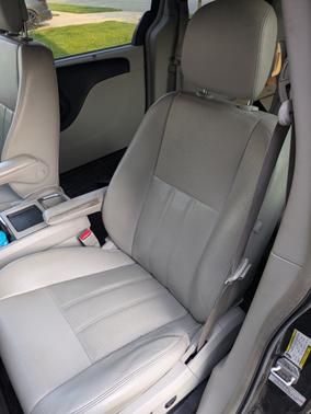 2013 Chrysler Town & Country Touring-L